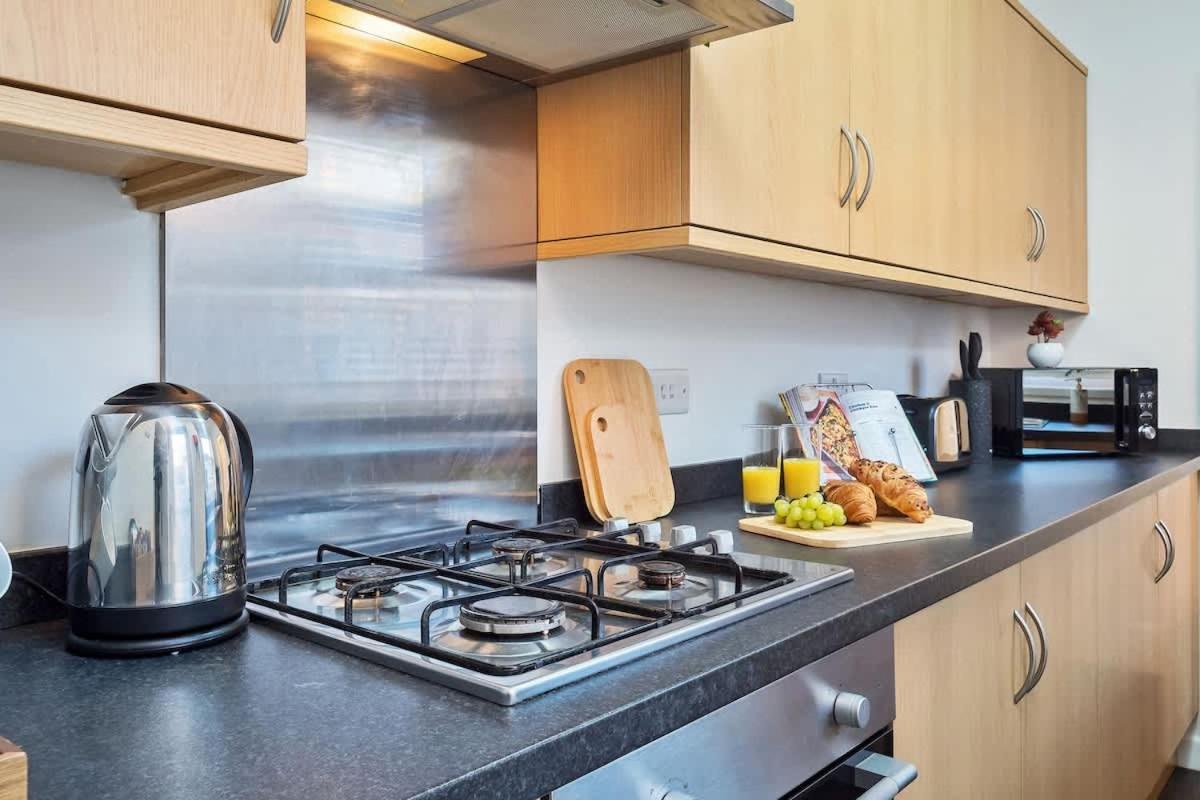 Nursery House By Truestays - 3 Bedroom House In Stoke-On-Trent Exteriér fotografie