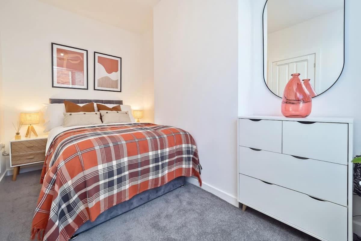 Nursery House By Truestays - 3 Bedroom House In Stoke-On-Trent Exteriér fotografie